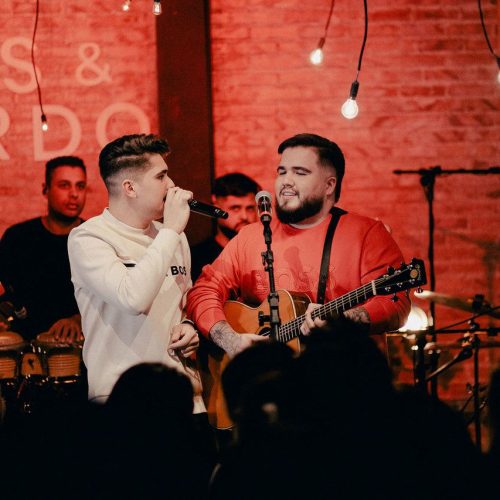 Luccas e Leonardo dão início a um novo projeto com lançamento do single “É Oficial”