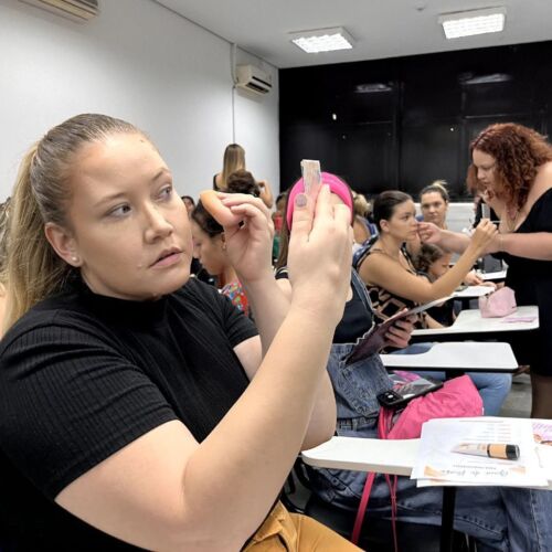 Prefeitura abre inscrições para curso gratuito de Automaquiagem e Análise Comportamental